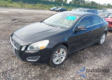 2013 Volvo S60 T5 Platinum из США, поврежденный, VIN YV1612FH9D1231098
